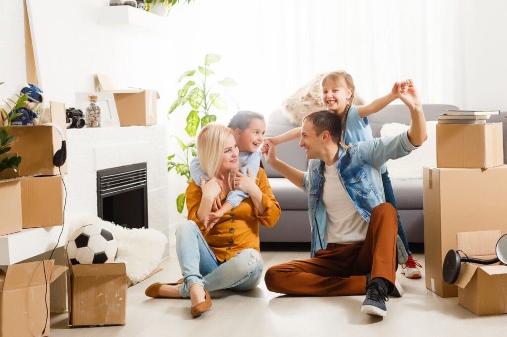 A happy family from Memphis who sold their house to Victory Home Buyers